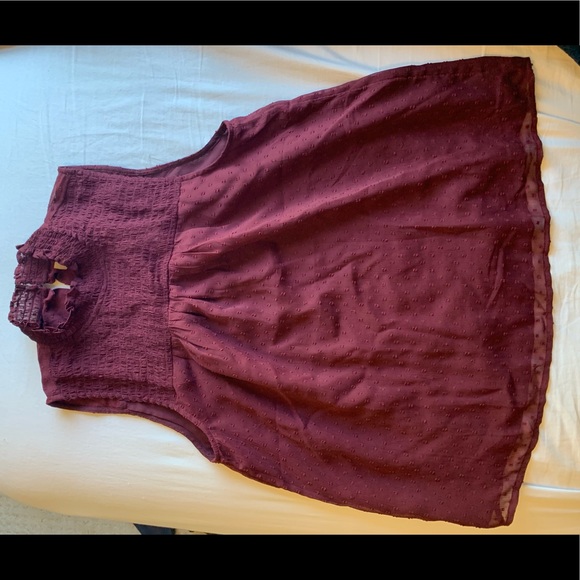 Loft Clip Dot Smocked Mock Neck Shell Top. Size small in color bold bordeaux. - Picture 2 of 6